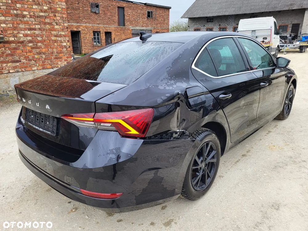 Skoda Octavia 2.0 TDI DSG Exclusive Plus - 6