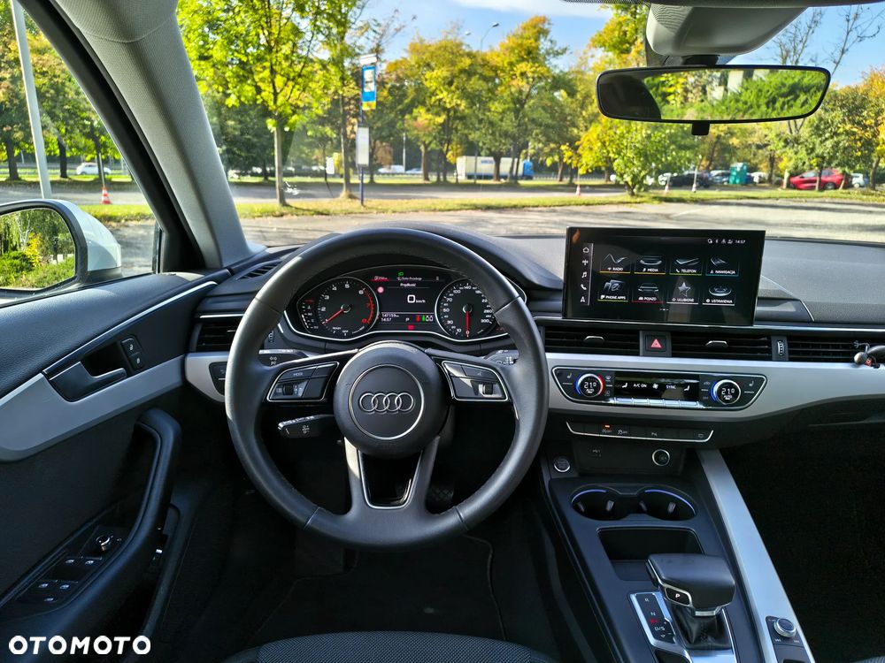 Audi A4 Limousine - 8