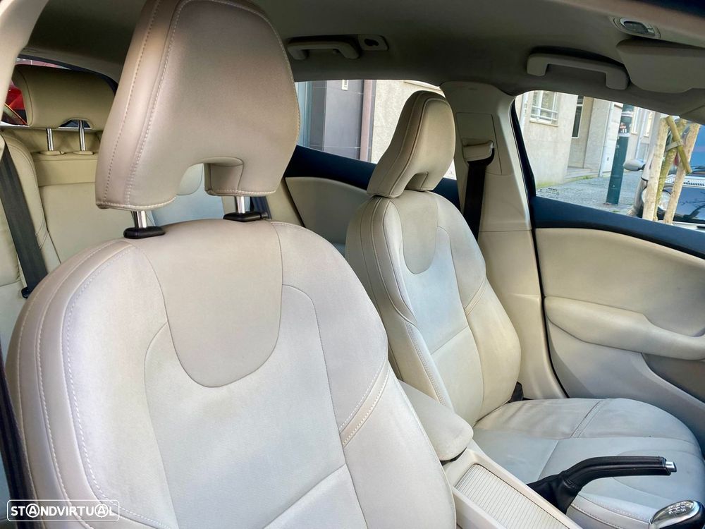 Volvo V40 1.6 D2 Momentum - 22