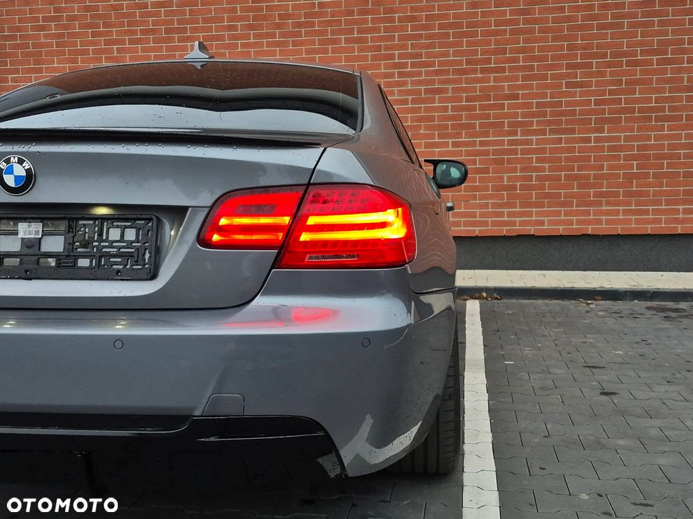 BMW Seria 3 325d M Sport Edition - 14