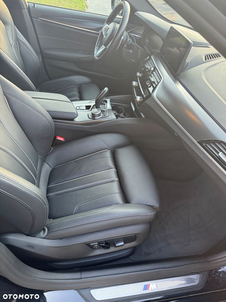 BMW Seria 5 530d xDrive mHEV M Sport sport - 11