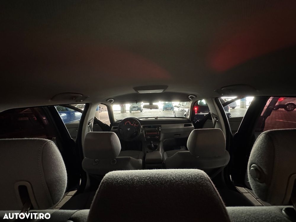 BMW Seria 3 320d Touring - 16