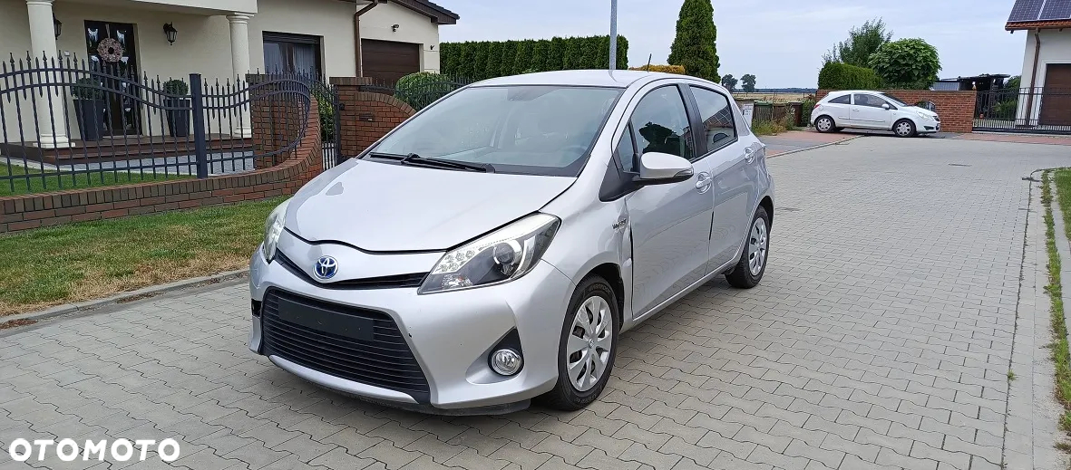 Toyota Yaris Hybrid 100 Dynamic - 7