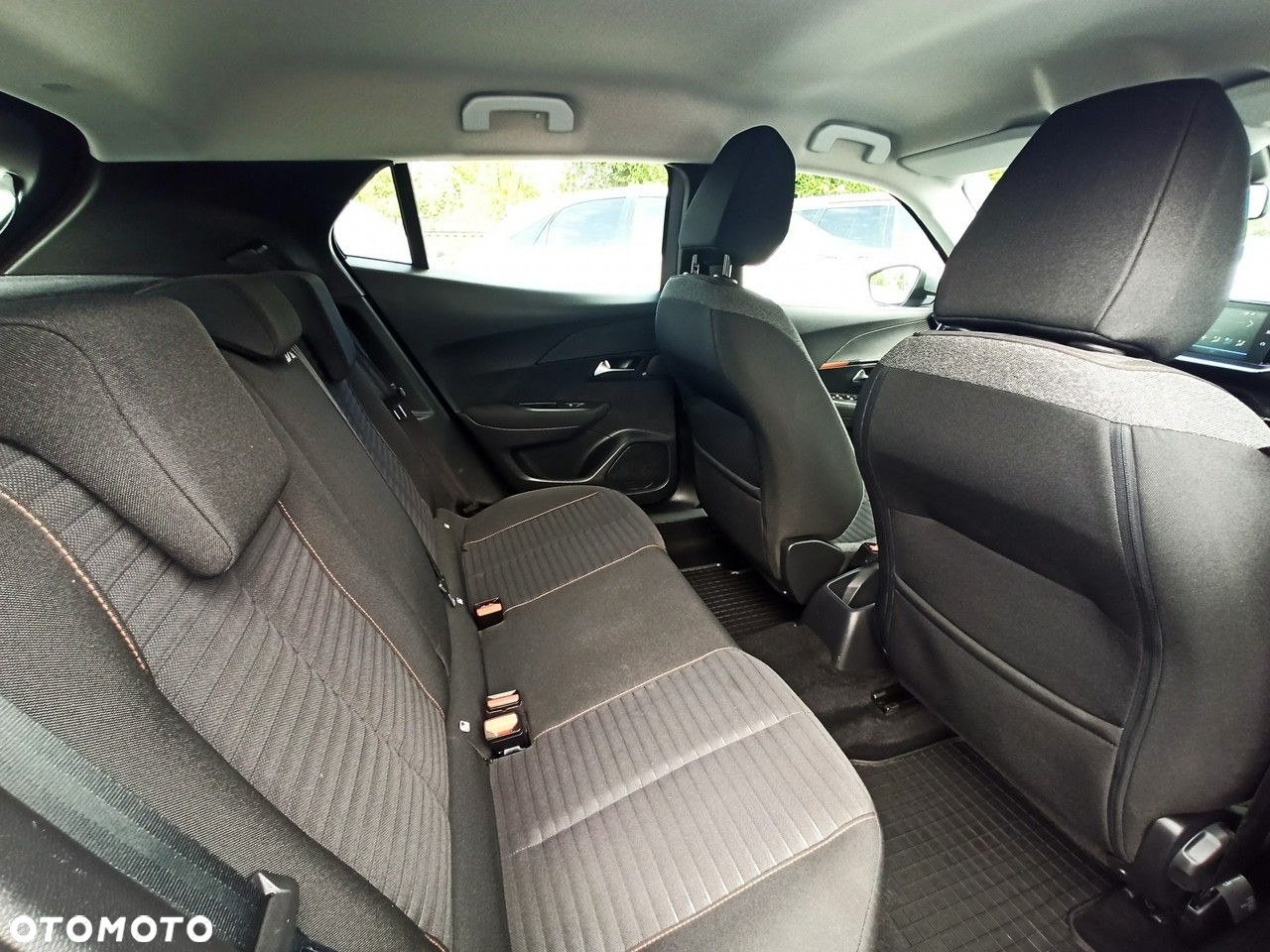 Peugeot 2008 - 11