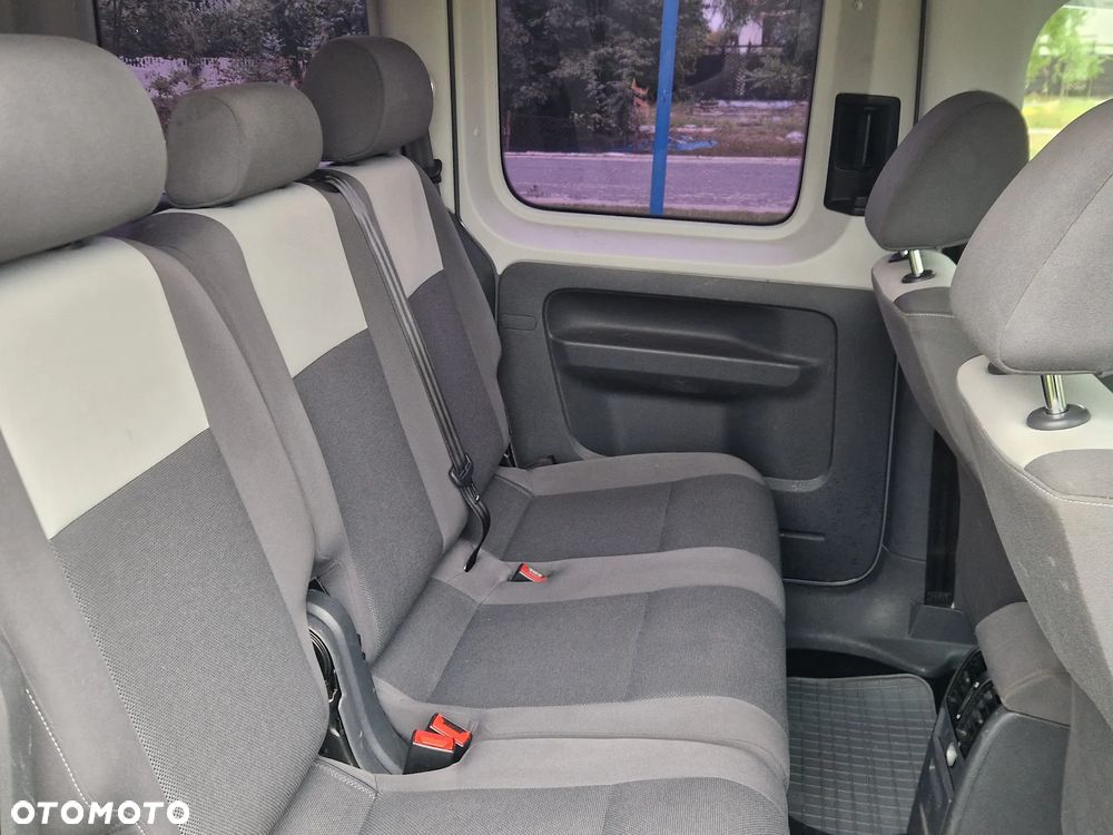 Volkswagen Caddy Comfortline DSG - 27