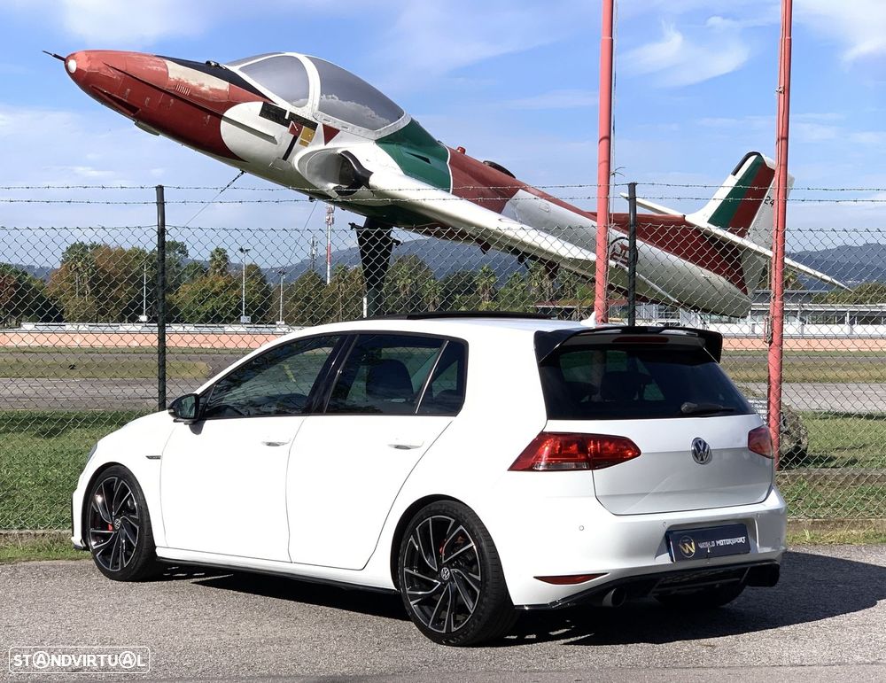 VW Golf 1.6 TDi R-Line - 3