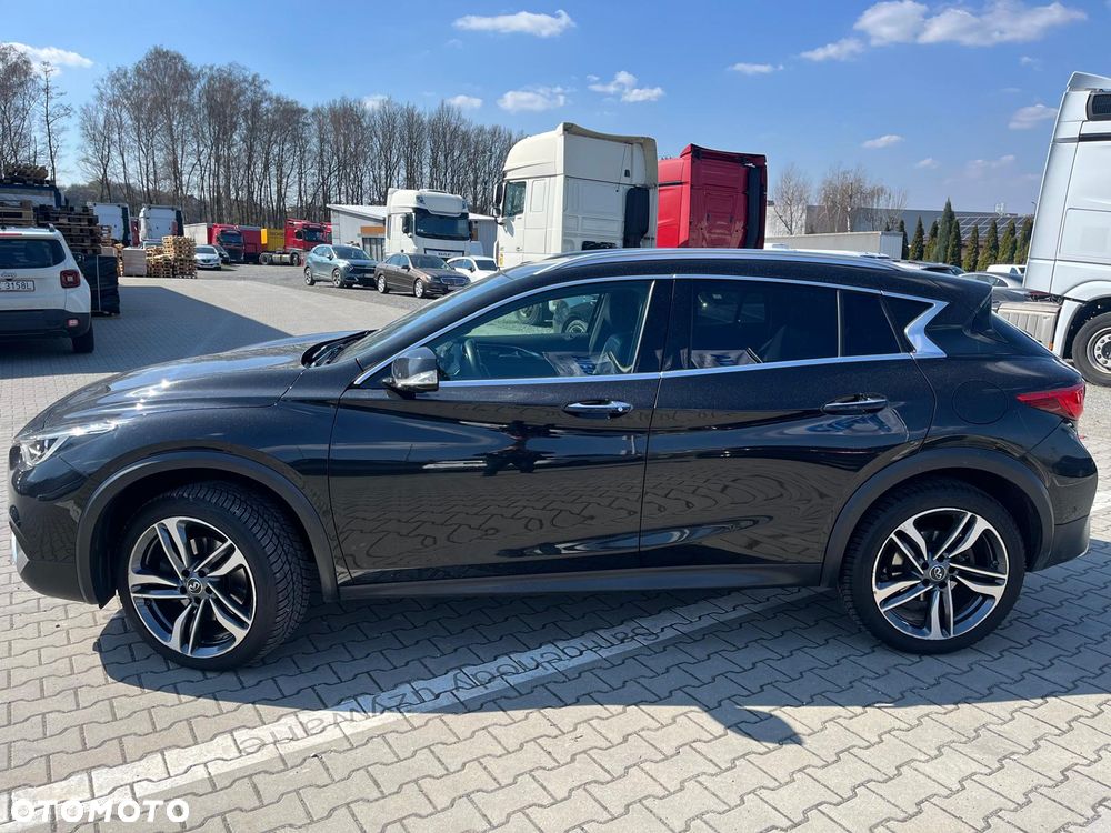 Infiniti QX30 2.0t Premium AWD 7DCT - 3