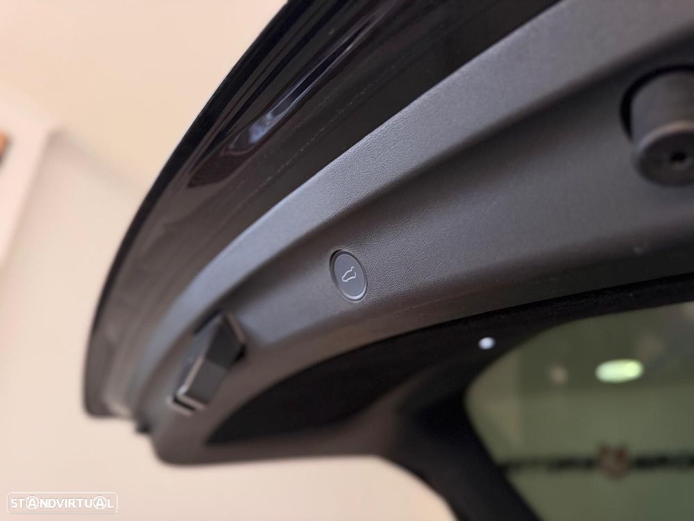 Tesla Model Y Long Range Tração Integral - 18