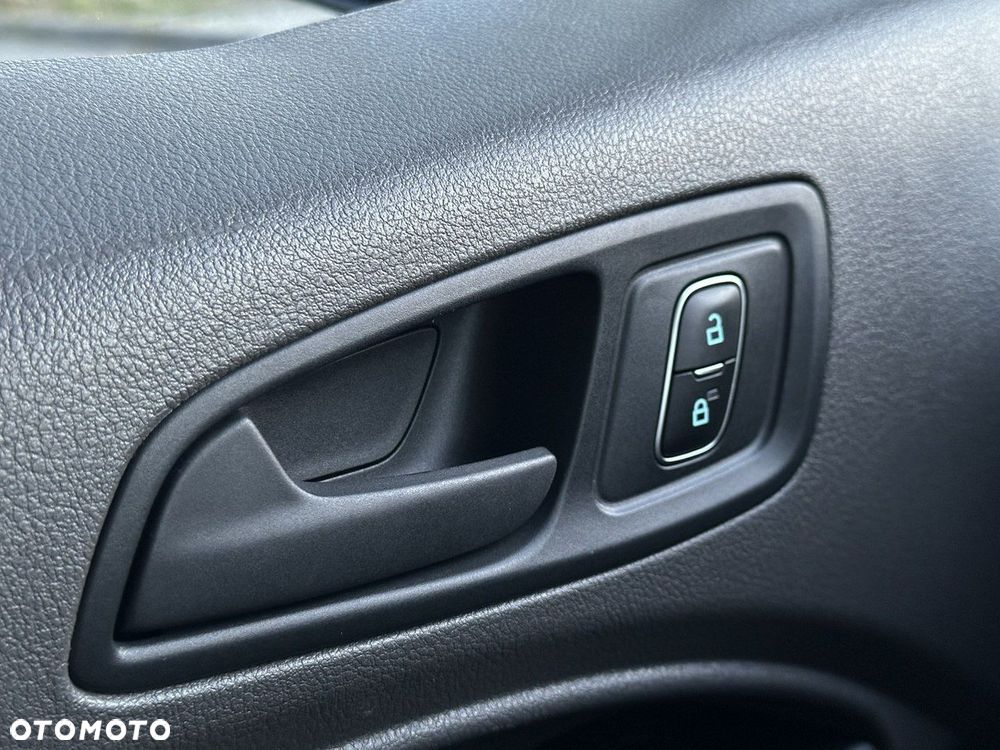 Ford Transit Connect - 28