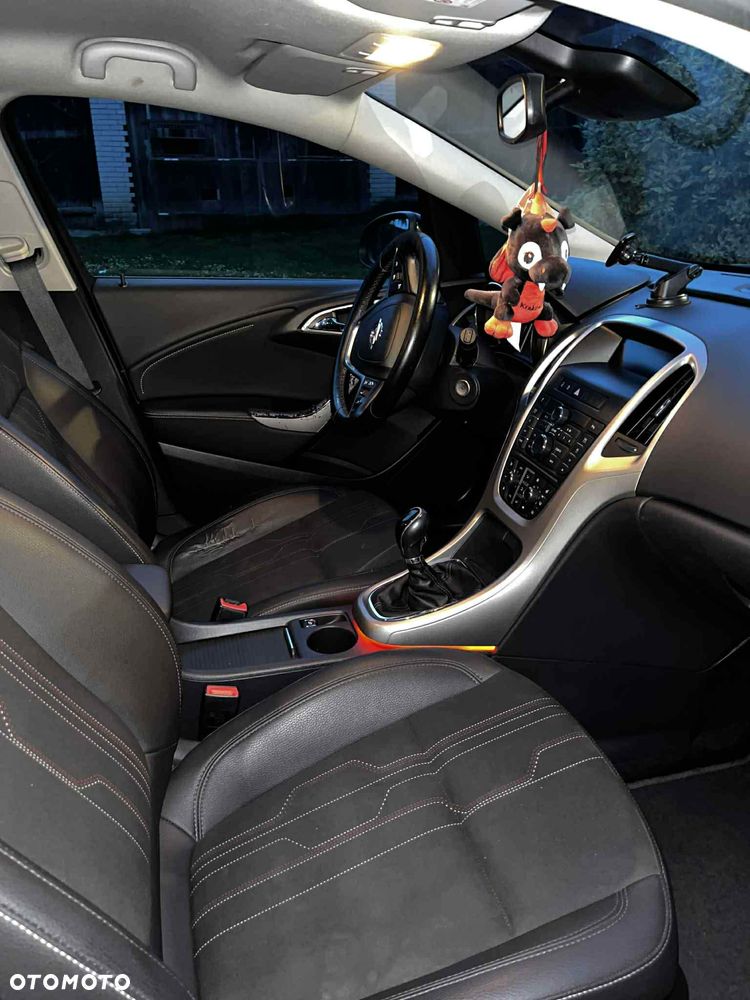 Opel Astra 1.7 CDTI - 11