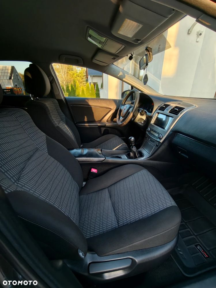 Toyota Avensis 1.8 Sol EU5 - 10