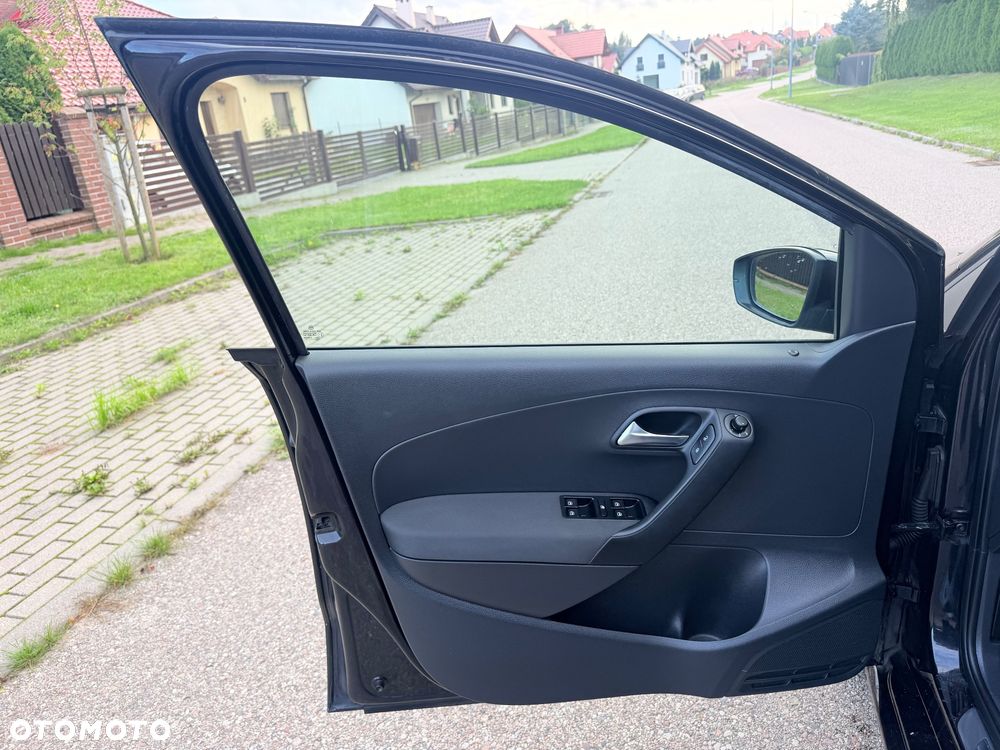 Volkswagen Polo - 17