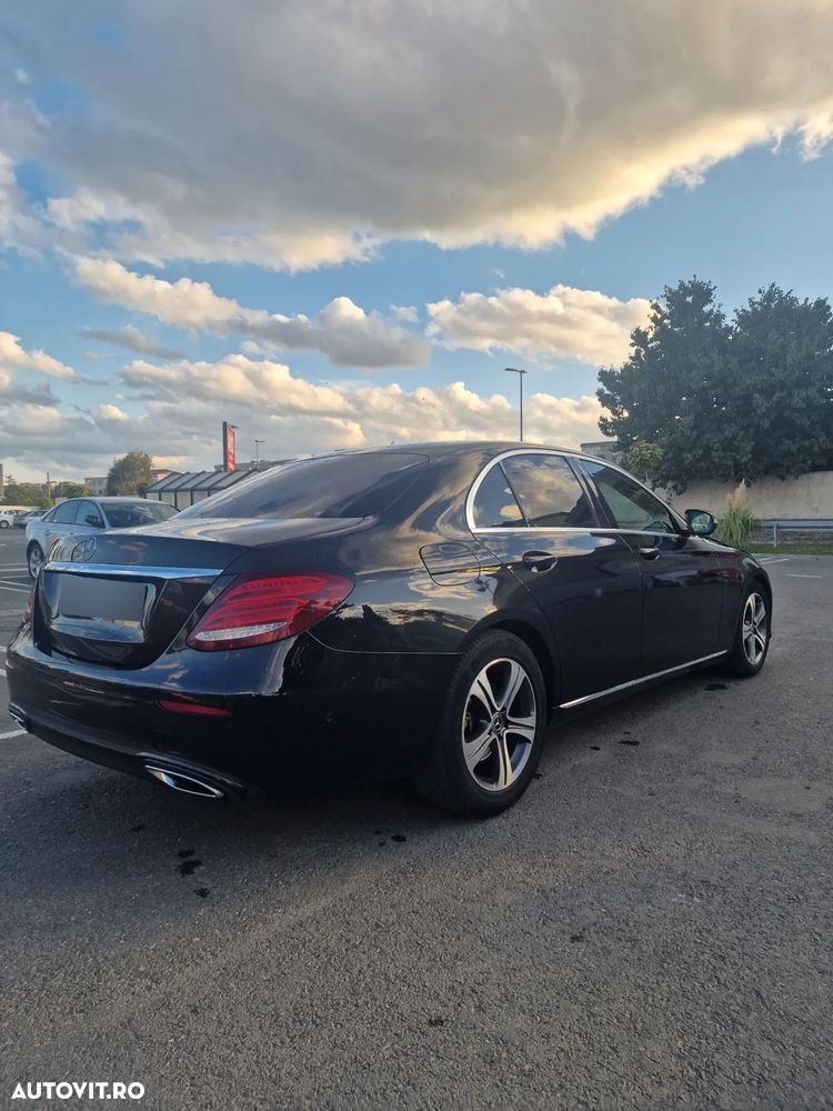 Mercedes-Benz E 220 d T 9G-TRONIC - 6