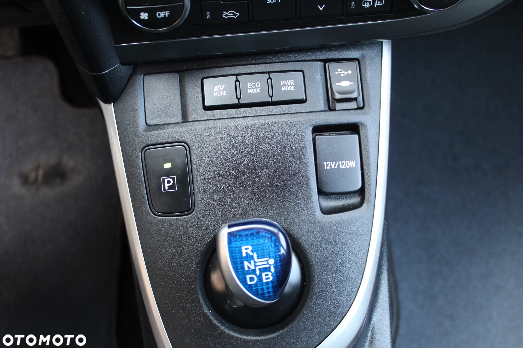 Toyota Auris 1.8 VVT-i Hybrid Automatik Touring Sports Design Edition - 21