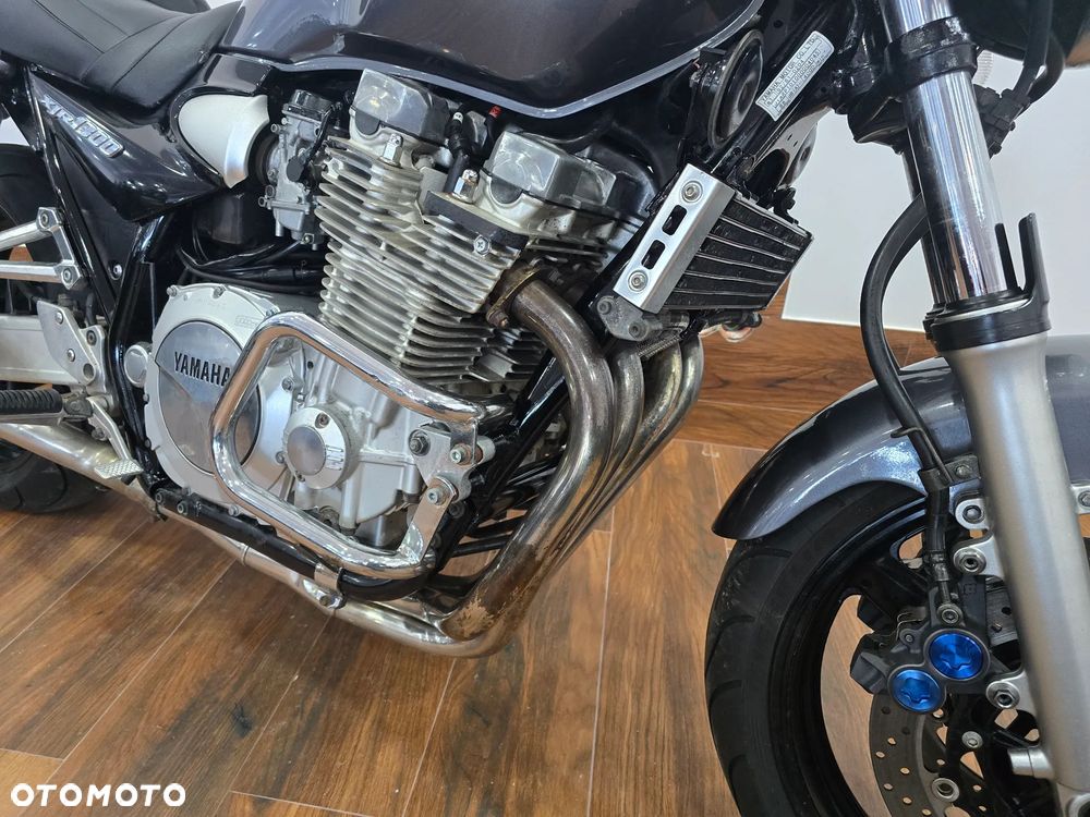 Yamaha XJR - 29