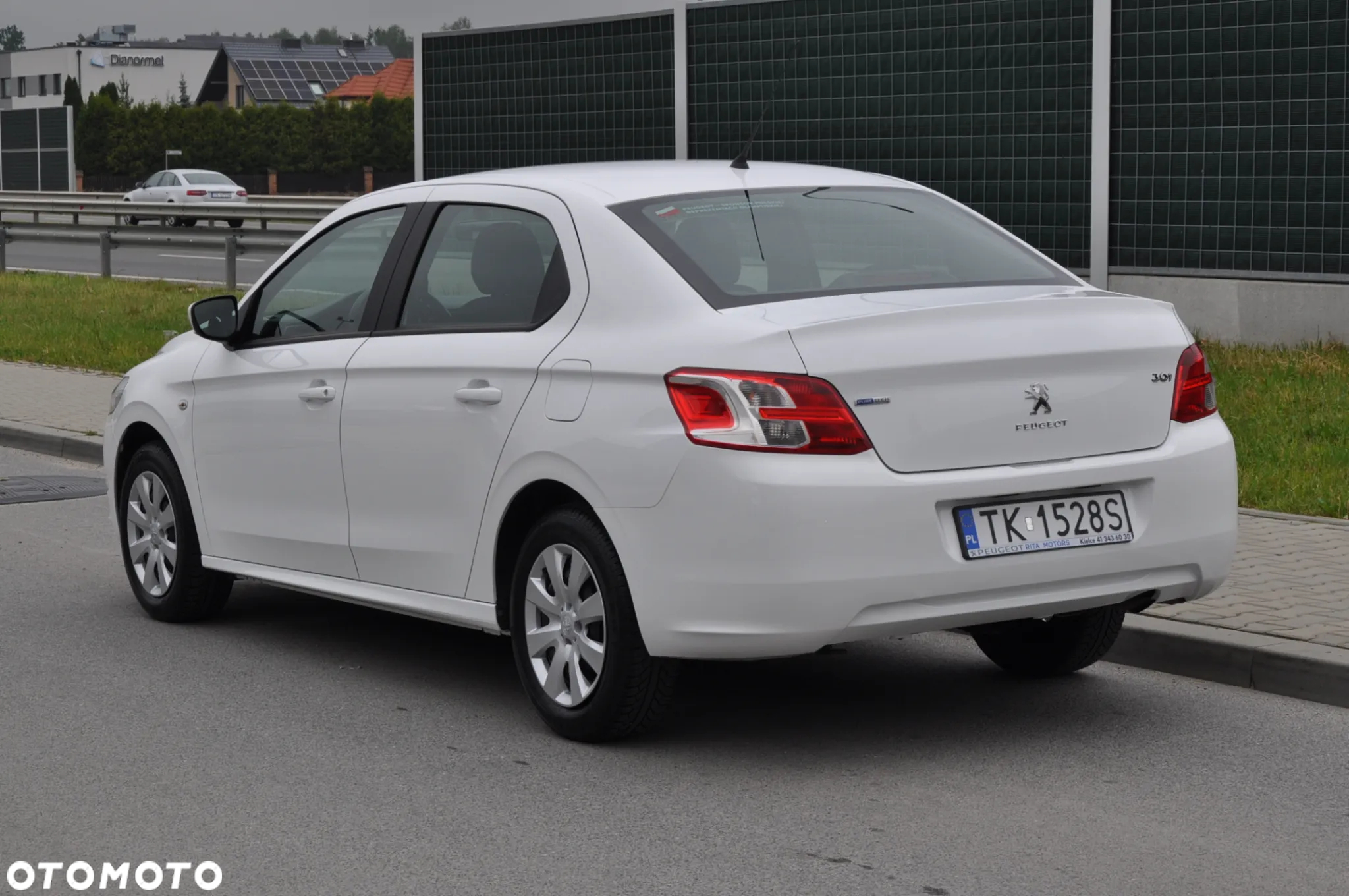 Peugeot 301 1.2 Pure Tech Access - 21