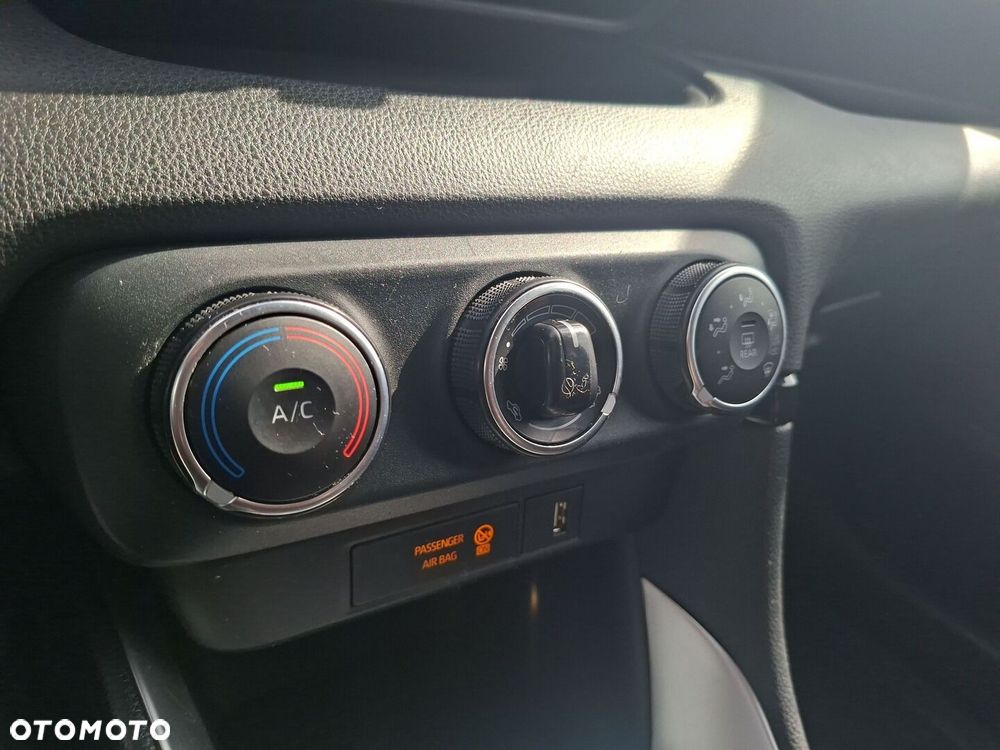 Toyota Yaris - 24