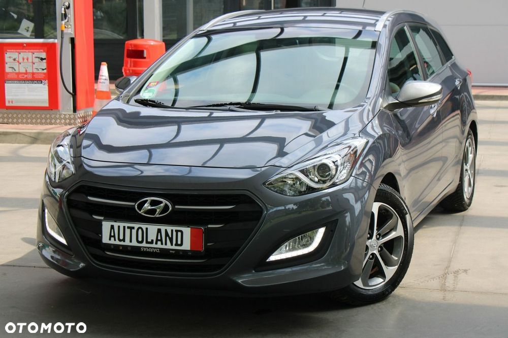 Hyundai i30 blue Kombi 1.4 YES Gold - 36