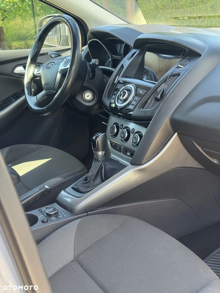 Ford Focus 1.6 Ambiente - 10