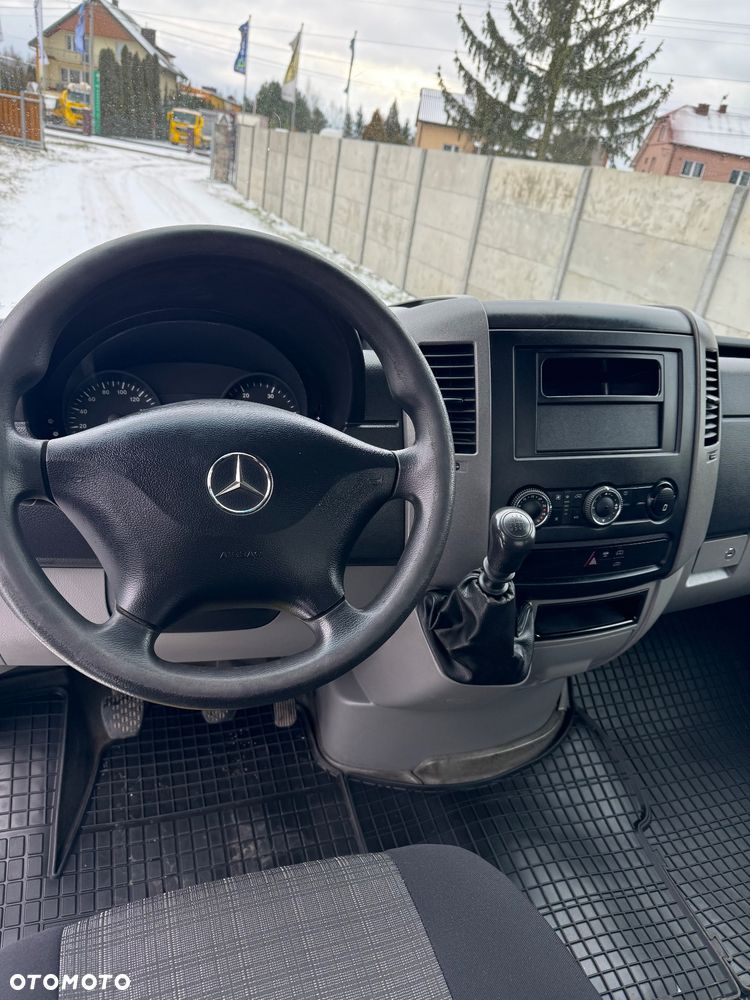 Mercedes-Benz Sprinter - 13