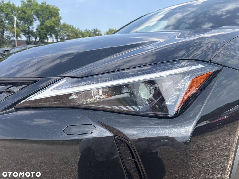 Lexus UX - 34