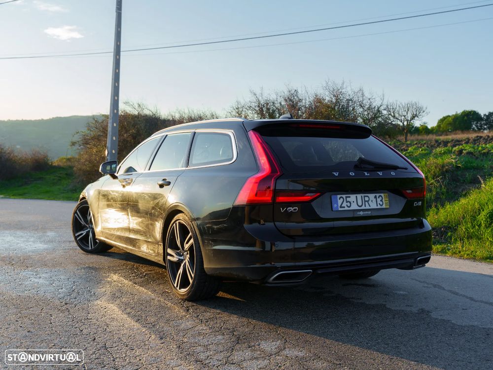 Volvo V90 2.0 D4 Momentum Geartronic - 3