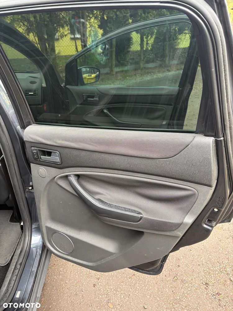 Ford Kuga 2.0 TDCi 4x4 Titanium - 20