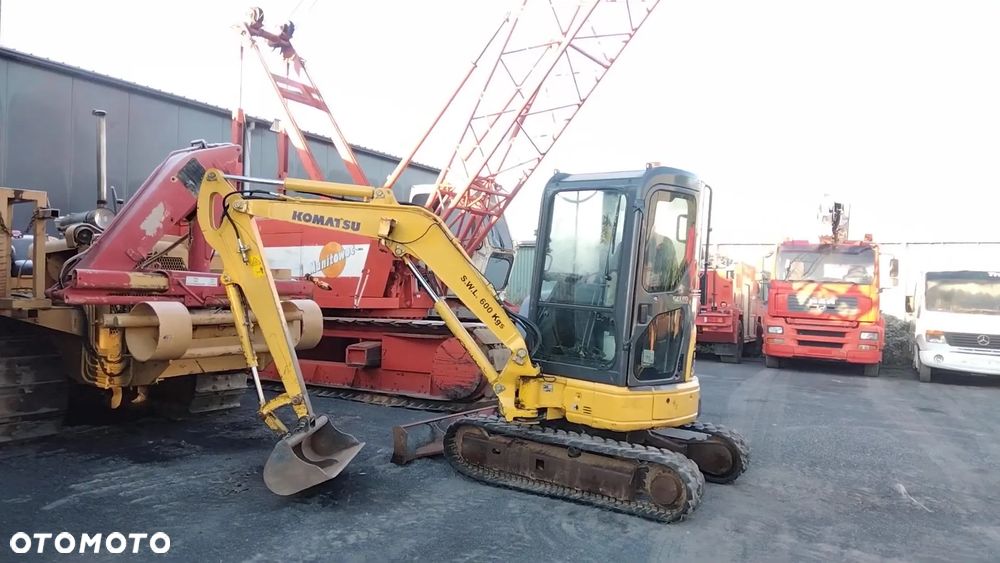 Komatsu PC30 MR2 - 2
