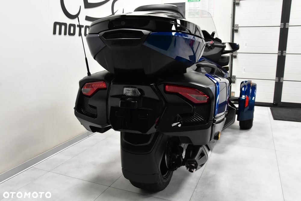 Can-Am Spyder - 11