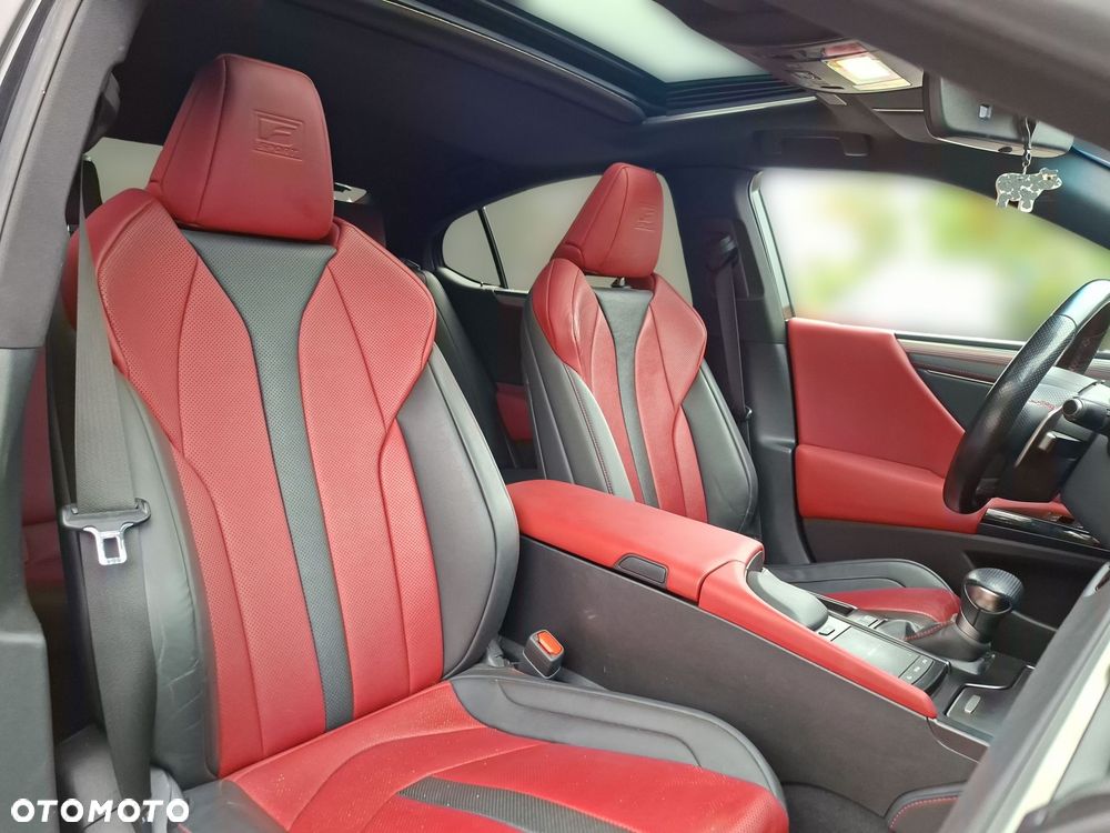 Lexus ES 300h F Sport Edition - 18