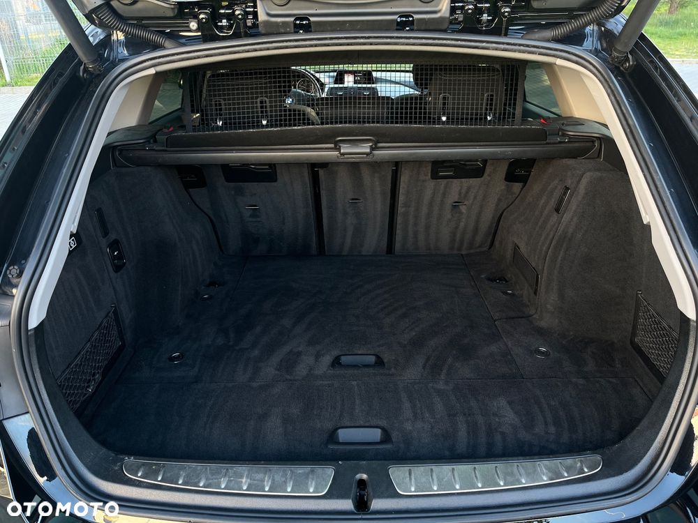 BMW Seria 3 320d Sport Line Shadow - 29