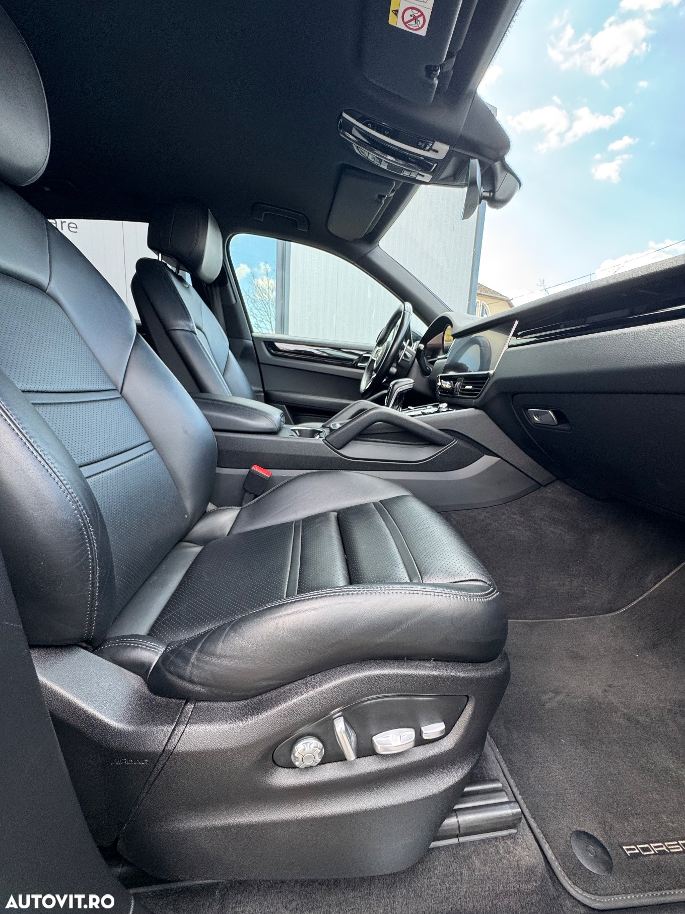 Porsche Cayenne - 12