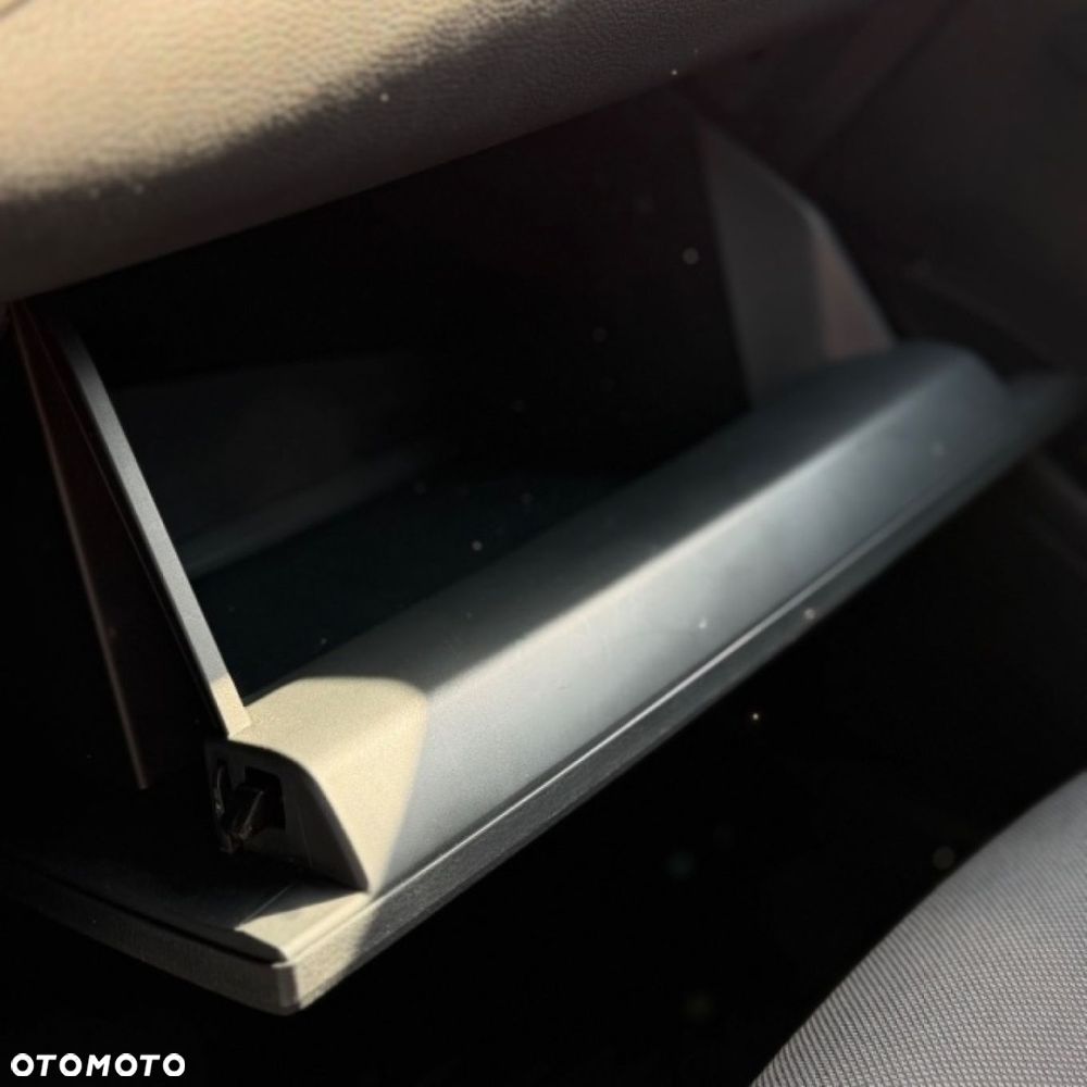 Toyota Corolla - 31