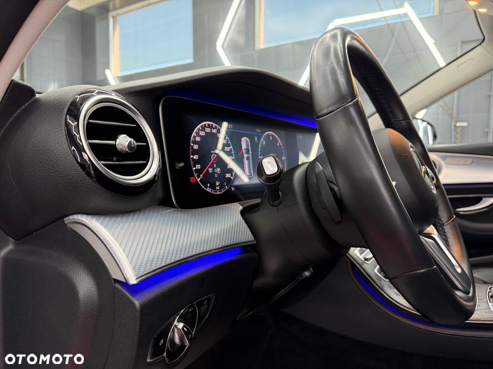 Mercedes-Benz Klasa E 220 d 9G-TRONIC Avantgarde - 24