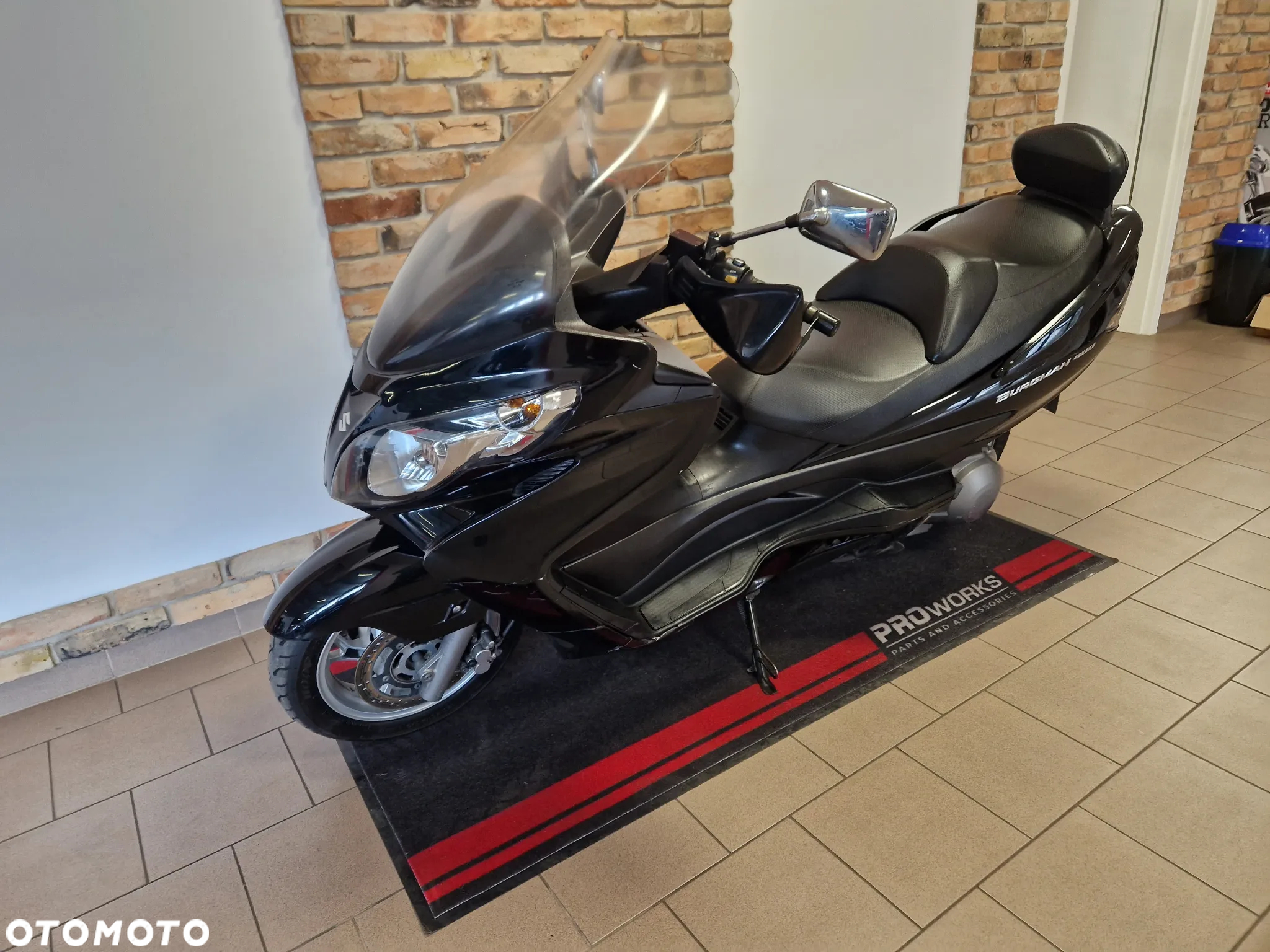 Suzuki Burgman - 8