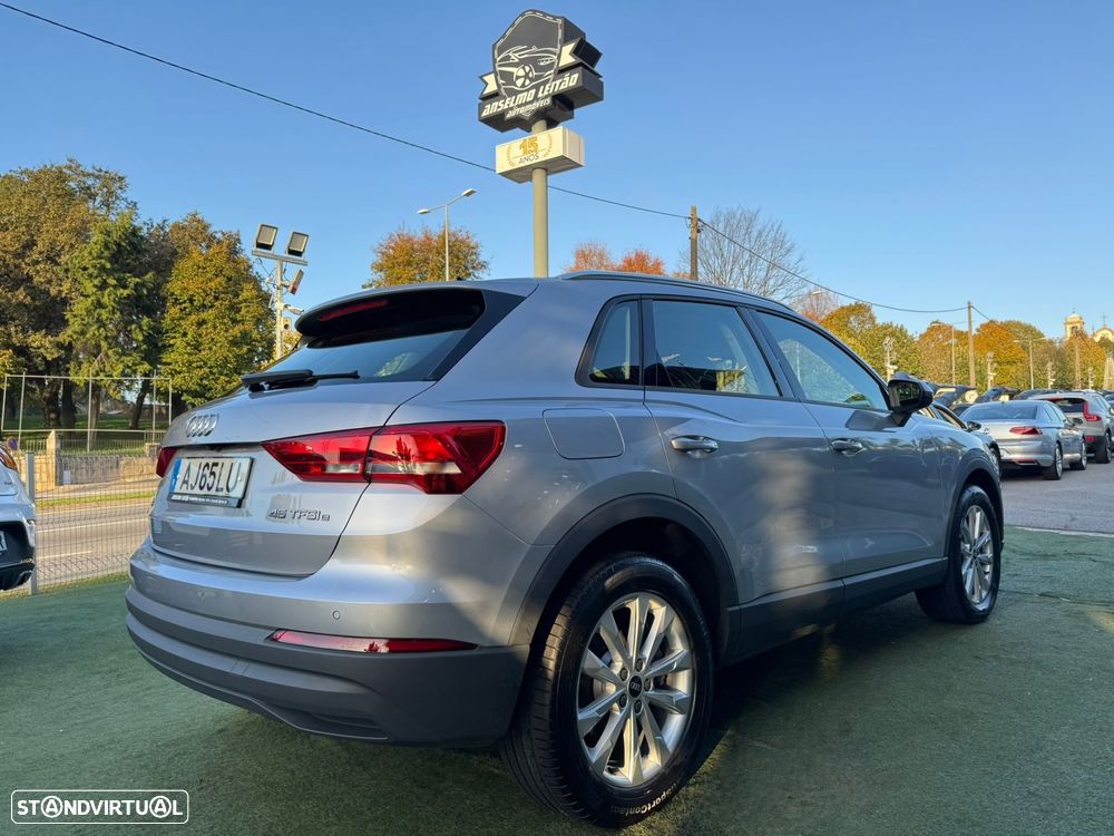 Audi Q3 45 TFSIe S tronic - 4