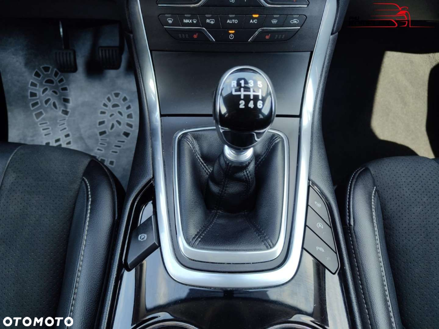 Ford S-Max - 17
