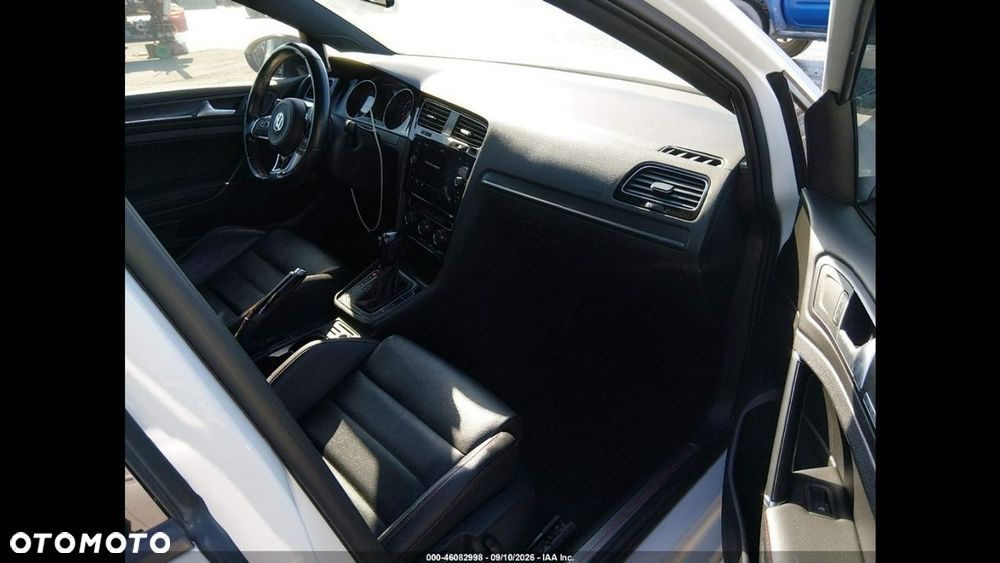 Volkswagen Golf - 9