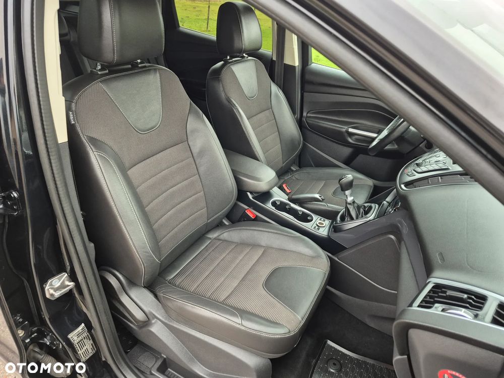 Ford Kuga 2.0 TDCi 2x4 Titanium - 3