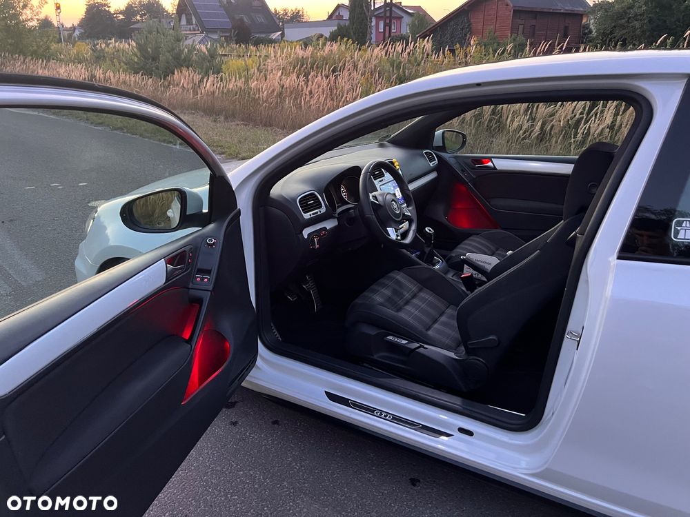 Volkswagen Golf 2.0 TDI GTD - 19