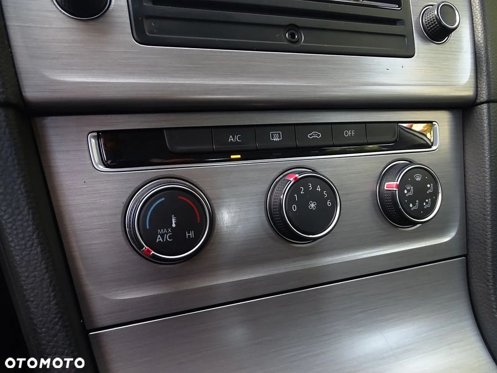 Volkswagen Golf 1.6 BlueTDI Comfortline - 33