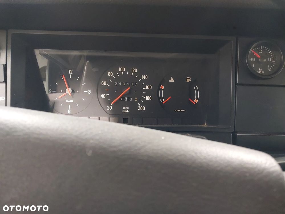 Volvo Seria 200 - 12