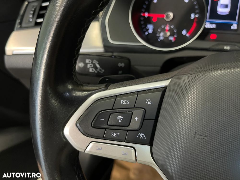 Volkswagen Passat 2.0 TDI DSG Highline - 23