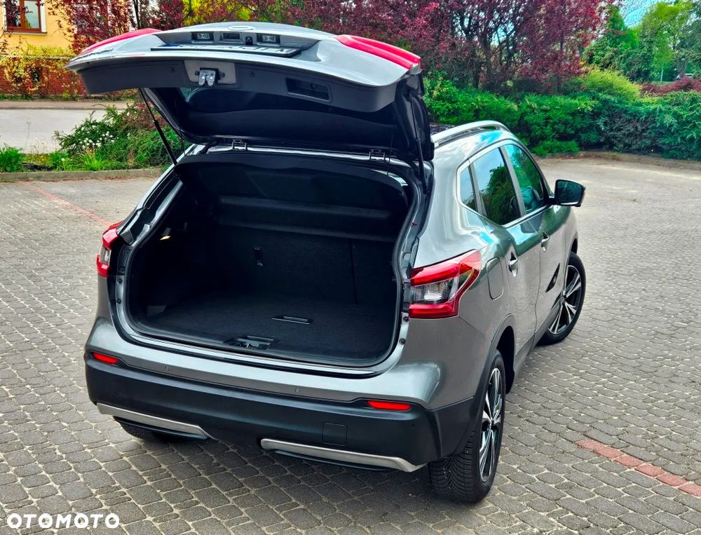 Nissan Qashqai 1.6 DCi Xtronic TEKNA - 11