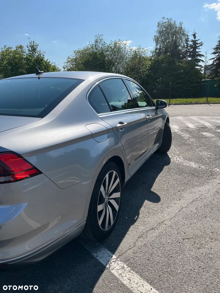 Volkswagen Passat 2.0 TDI EVO Business - 9