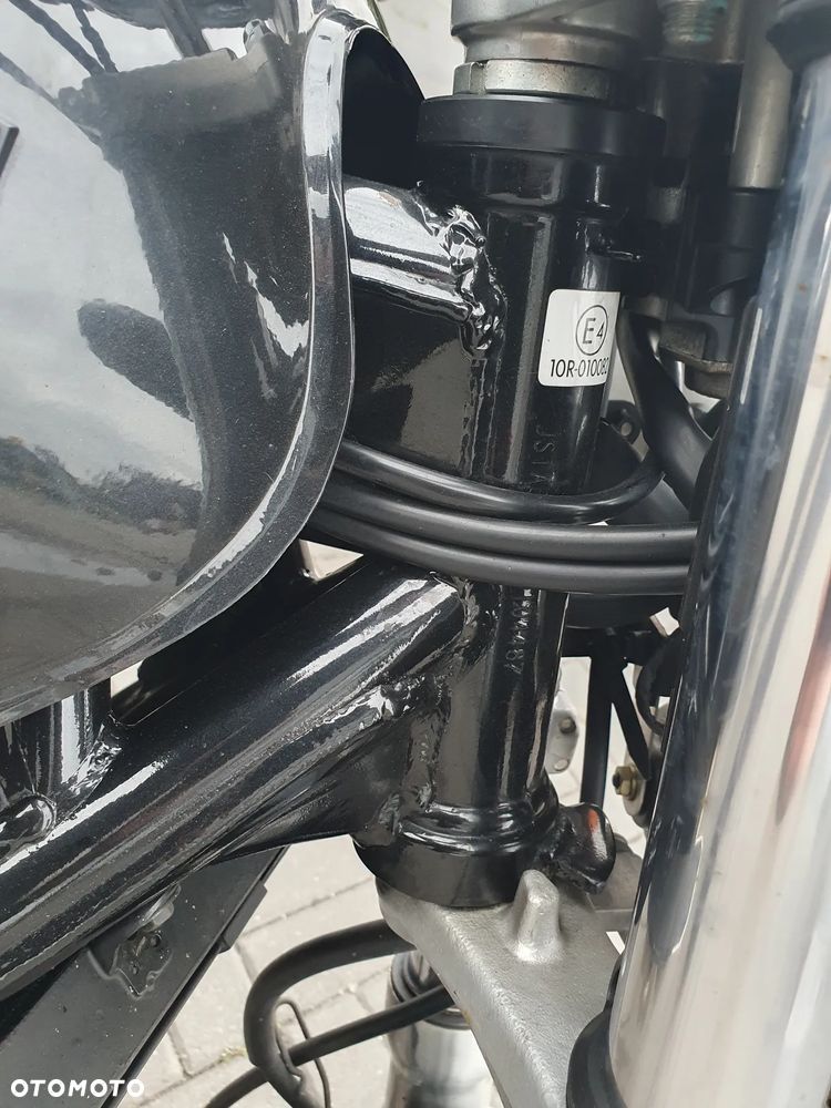 Suzuki GSX - 18