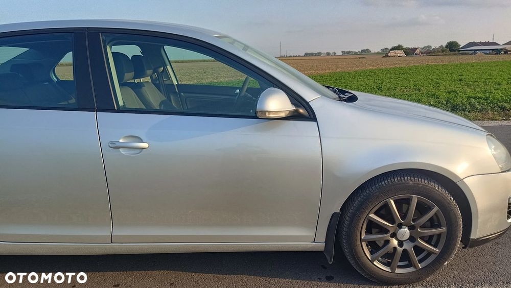 Volkswagen Jetta 1.9 TDI Trendline - 18