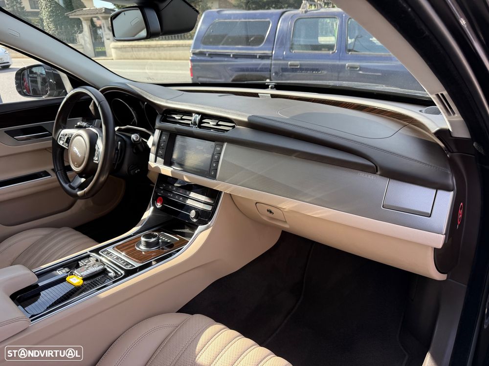 Jaguar XF 2.0 D Prestige Aut. - 49