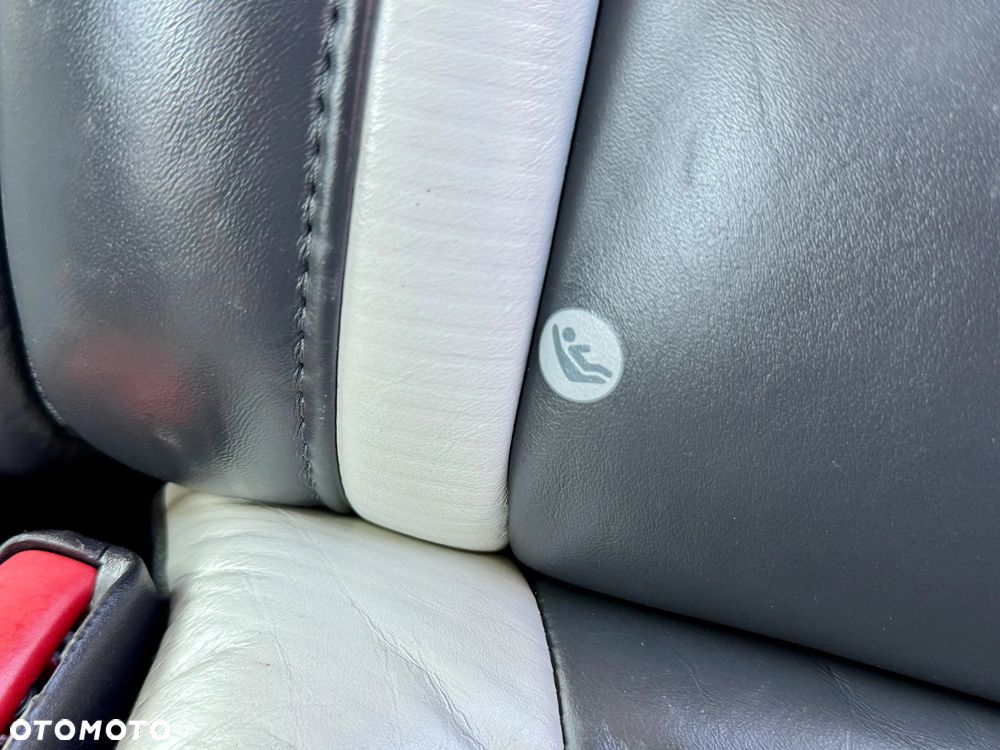 Volvo V70 2.5T R-Design Summum - 33