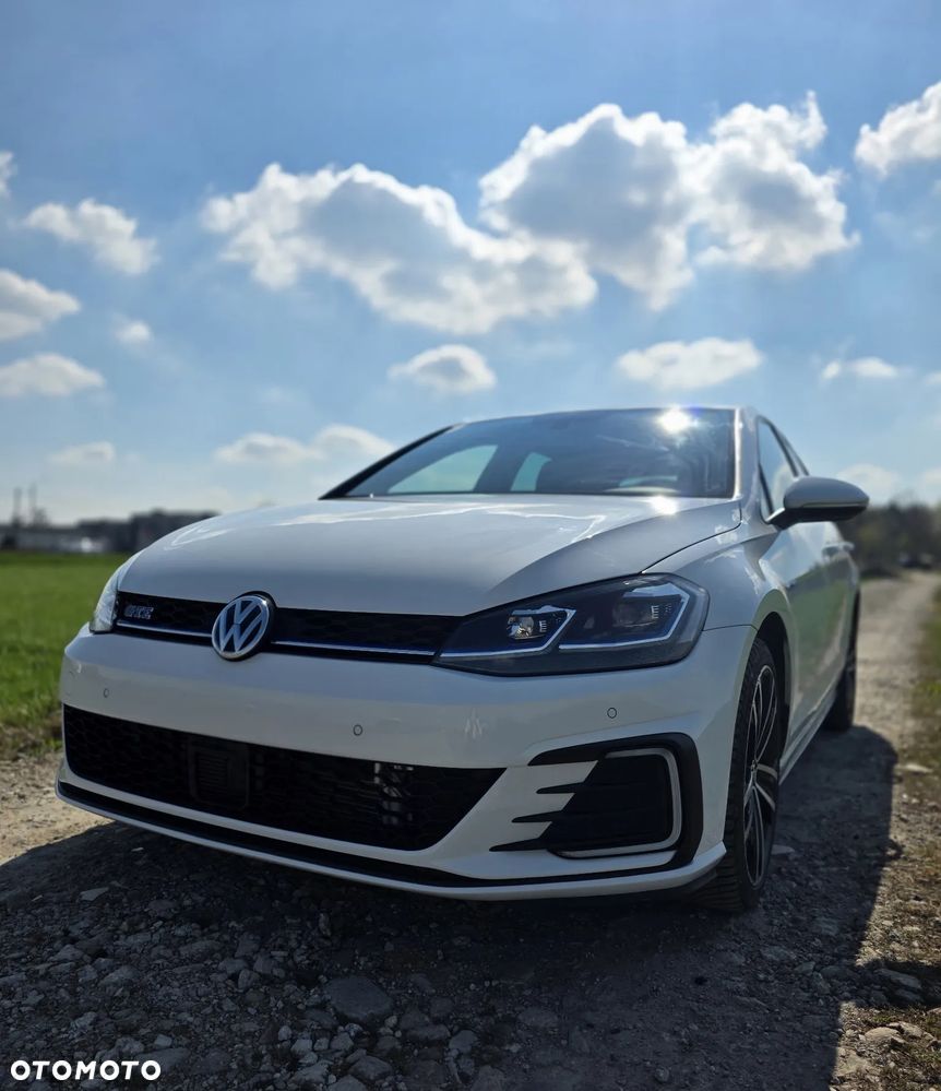 Volkswagen Golf - 10